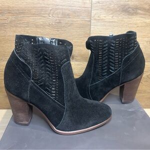 NEW Vince Camuto Women Fenya Foxy Suede Cut Out Woven Dress Heel Ankle 5.5